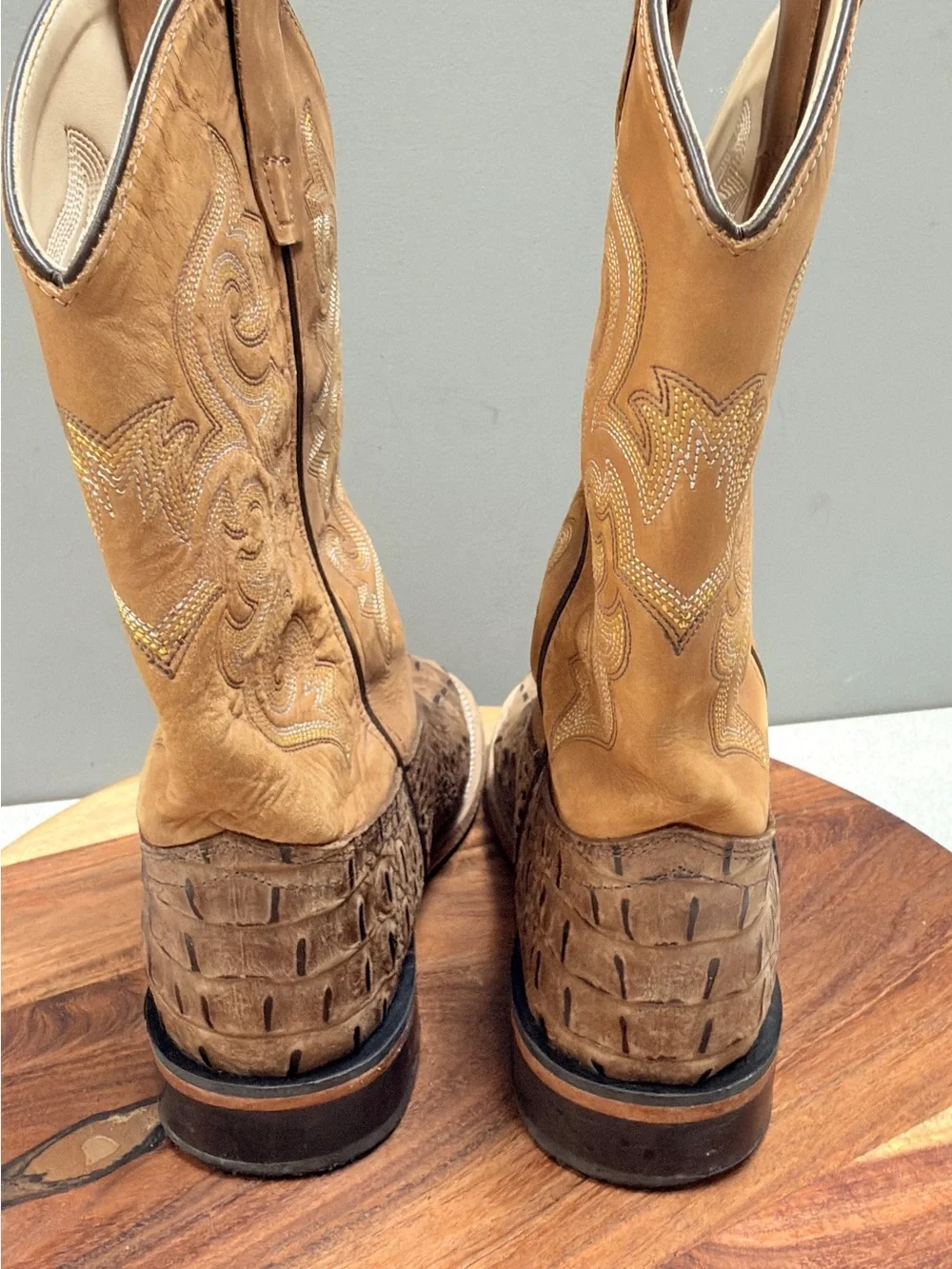 Old West Youth/Big‎ kid Faux Hornback Gator Print Boots will fit Women’s 6.5-7
